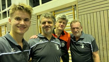 Die Herren I des TSV Feuchtwangen feiern einen knappen Auswärtssieg in Herrieden – wichtige Punkte für das Team