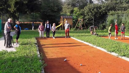 Leute spielen Boccia
